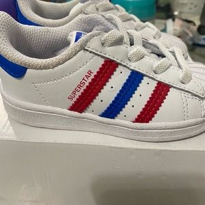 Gently used size 6 toddler Adidas